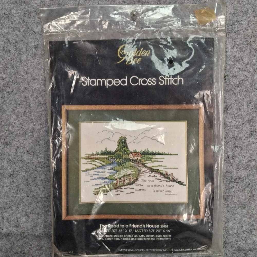 Golden Bee Stamped Cross Stitch Kit Unisex 16x12 Green Road to Friend's House